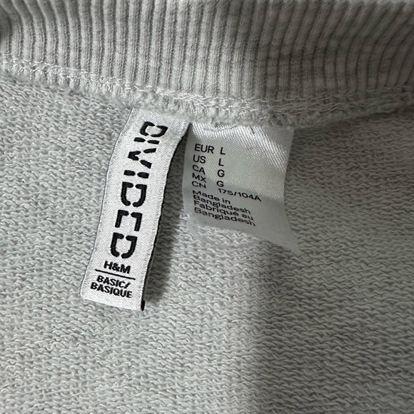 Divided H&M Gray Minimal Crop Sweatshirt Size L #1977 - Picture 5 of 6